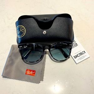 Ray Ban Wayfarer II Sunglasses in Black Tortoise